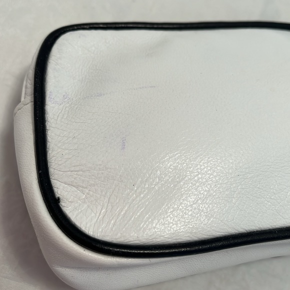 Isabella Fiore Flowers Cosmetic Case - Picture 12 of 15